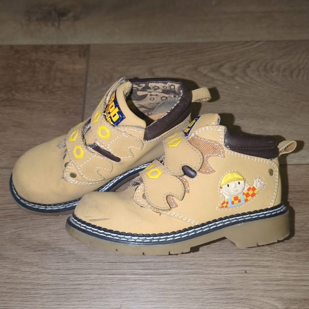 Bob The Builder Tan Kids Boots with Construction Theme Early 2000s